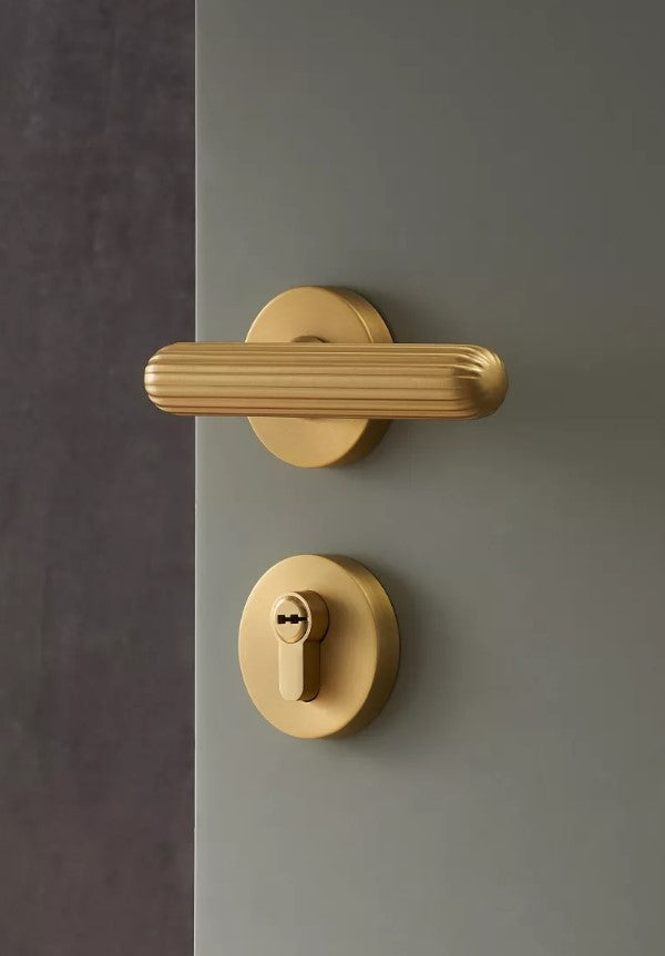 Manhattan Door Lever